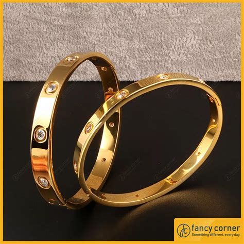 cartier bracelet uae.